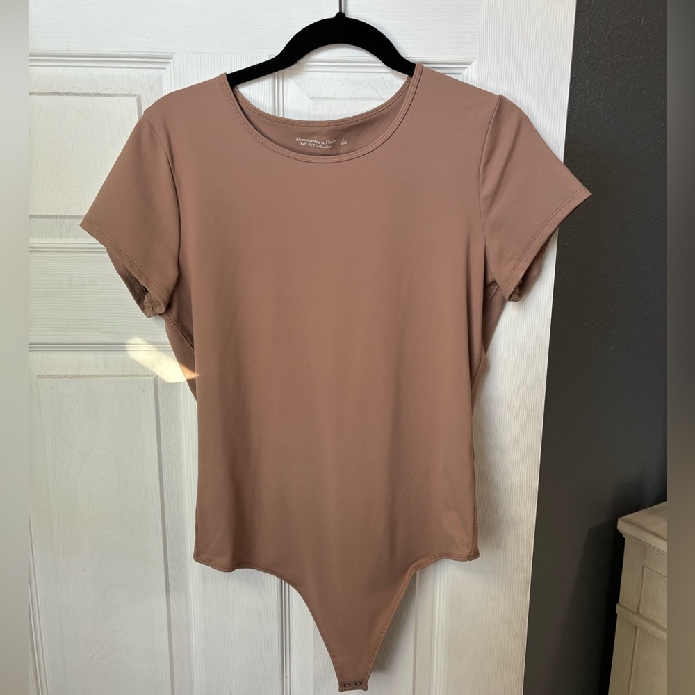 Abercrombie & Fitch nude short sleeve thong bodysuit size large